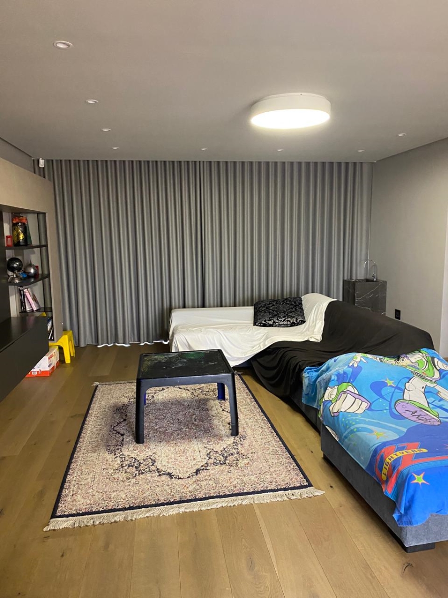 4 Bedroom Property for Sale in Rondebosch East Western Cape